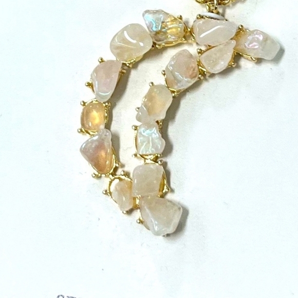 🌙 🔹ATTERRI🔹️ Beautiful  Gold  Tone Crescent Moon Semi Precious Stone Necklace - Picture 5 of 12